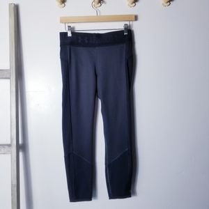 UNDER ARMOUR COMPRESSION HEATGEAR CROPPED LEGGINGS SIZE MEDIUM